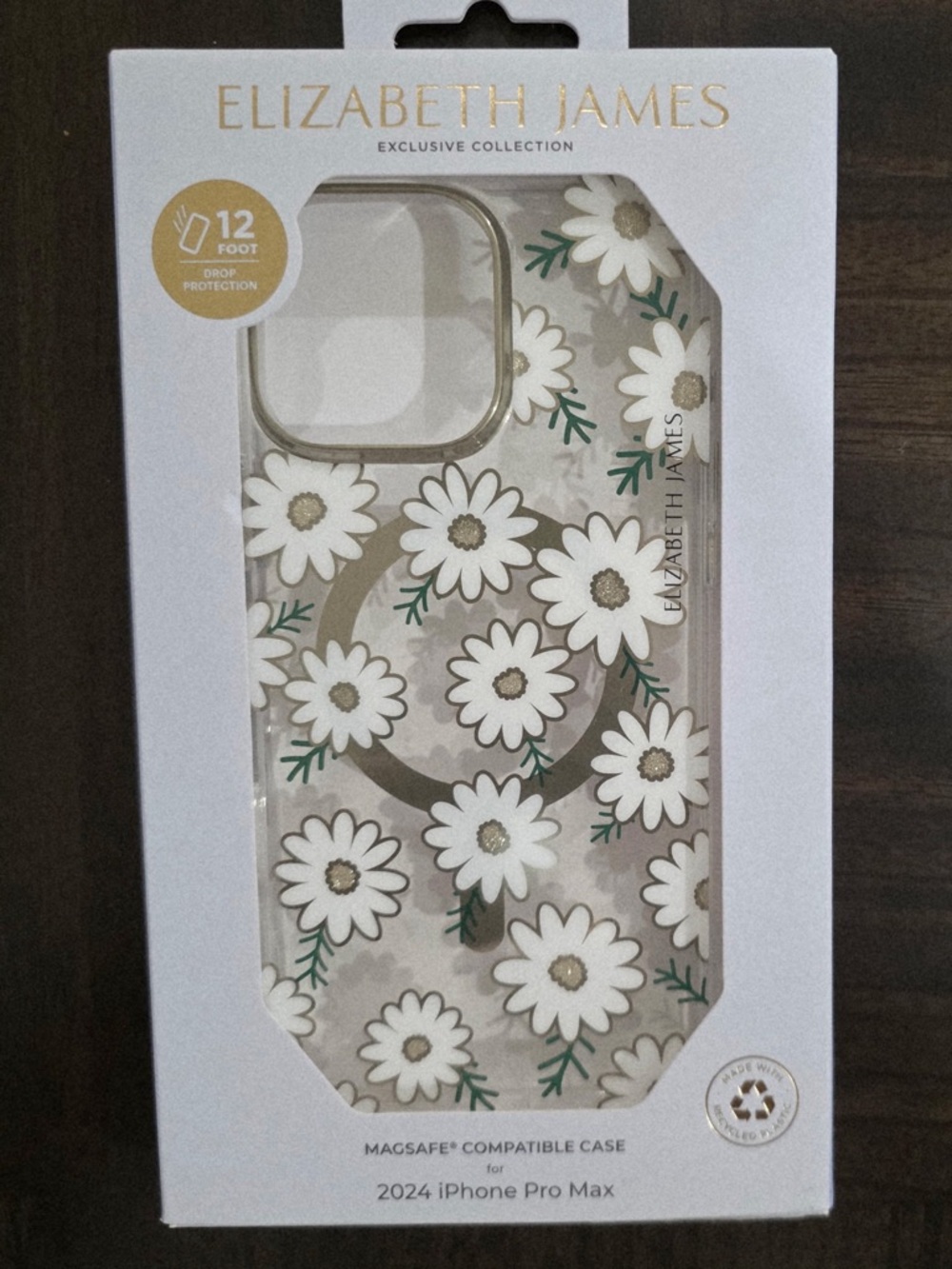 Elizabeth and James Daisy Floral MagSafe iPhone 16 Pro Max Case — White & Green